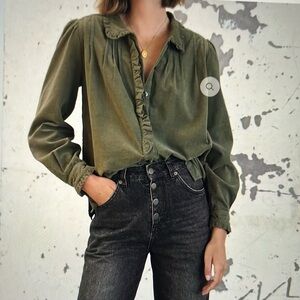 Cord pleated blouse